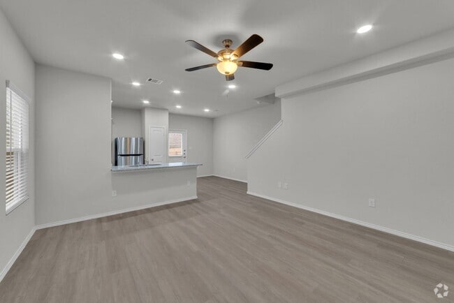 Building Photo - MOVE IN SPECIAL!! CALL FOR MORE DETAILS! Rental