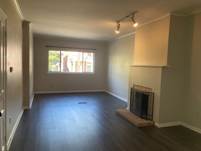 Photo - 707 Bellefonte St Unidad BF - 1