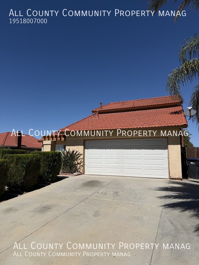26468 Oxnard St
