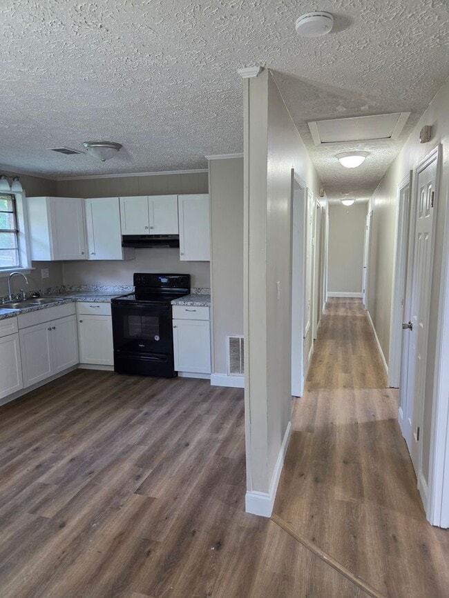 Photo - Fully Renovate Property Available for rent NOW!