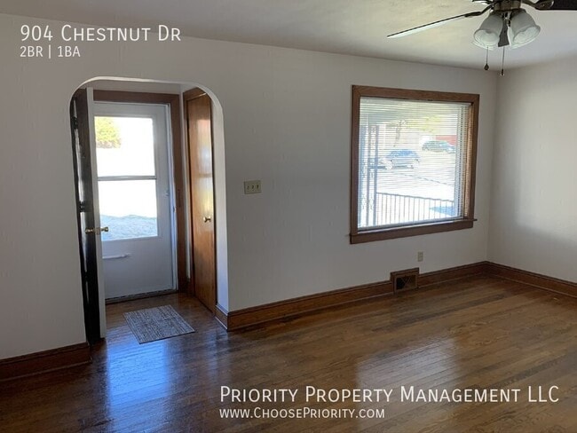 Photo - 904 Chestnut Dr