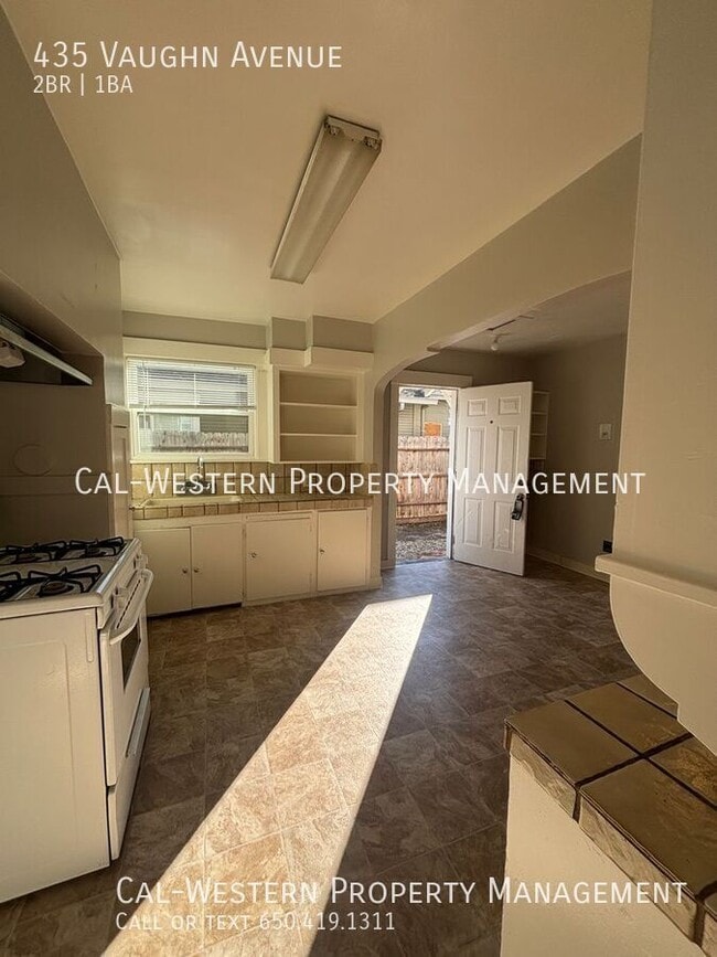 Photo - 435 Vaughn Ave