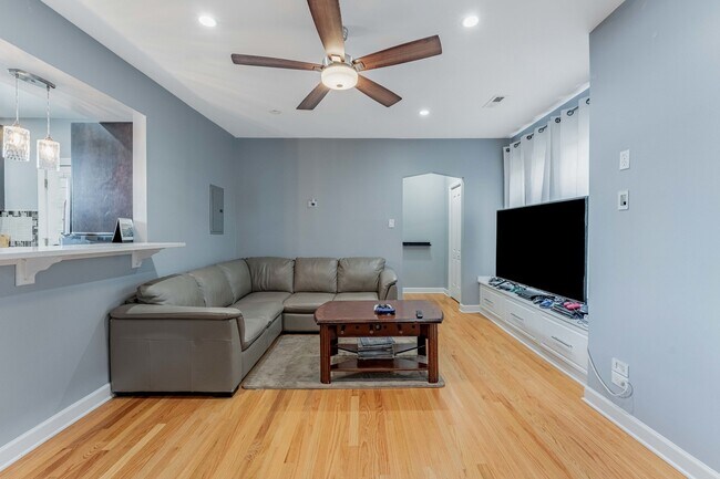 Photo - 5717 N Kimball Ave