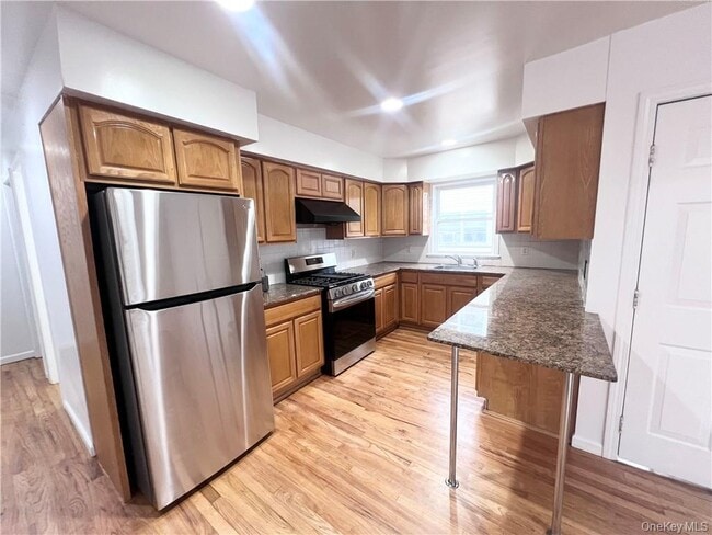 61 Ashland St Unit 1FL