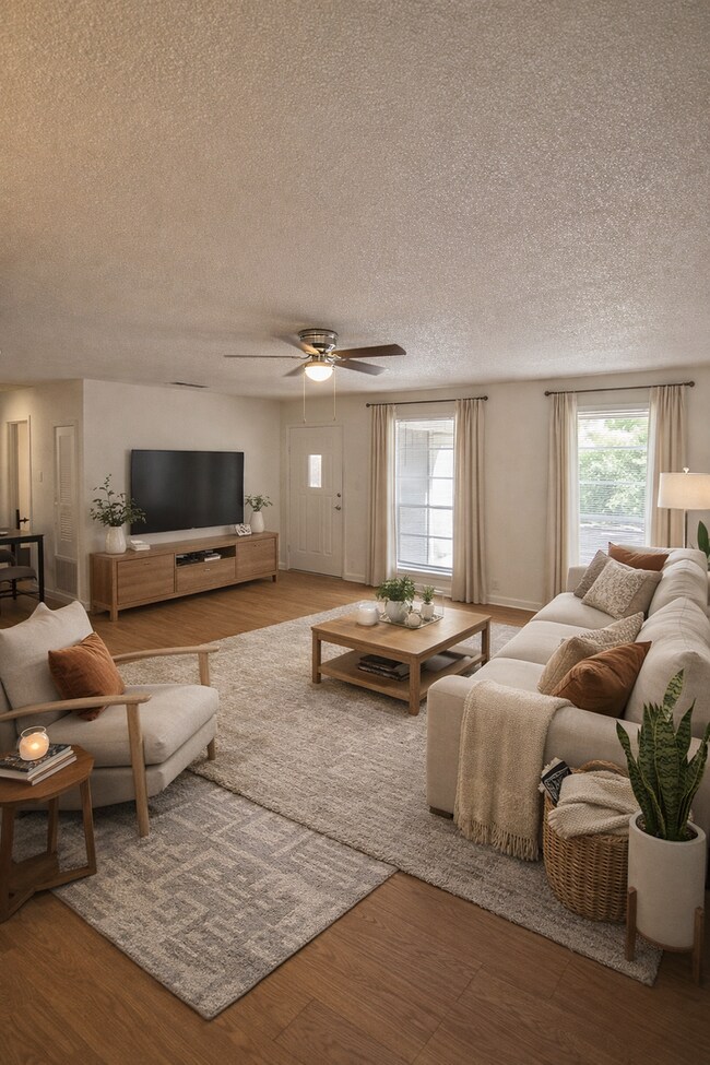 Building Photo - 3402 S Oak Dr Unit B