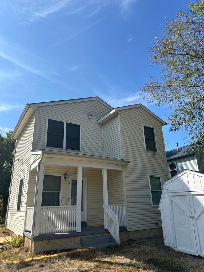 Photo - 2874 Olive St