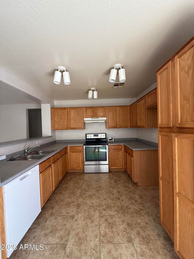 Photo - 22767 W Yavapai St