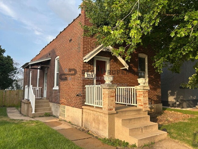 Photo - 5228 Northrup Ave
