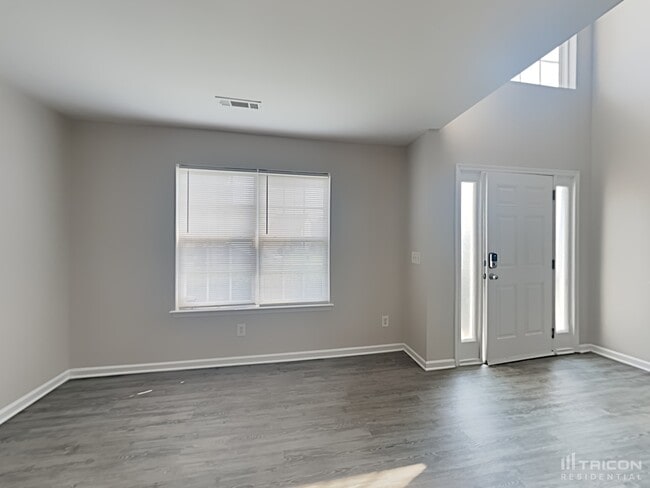 Photo - 1482 Kindred Cir NW