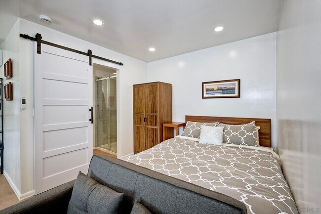 Photo - 3470 Trumbull St Unit A