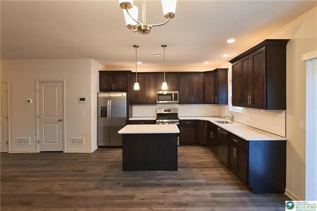 Photo - 6653 Stein Way