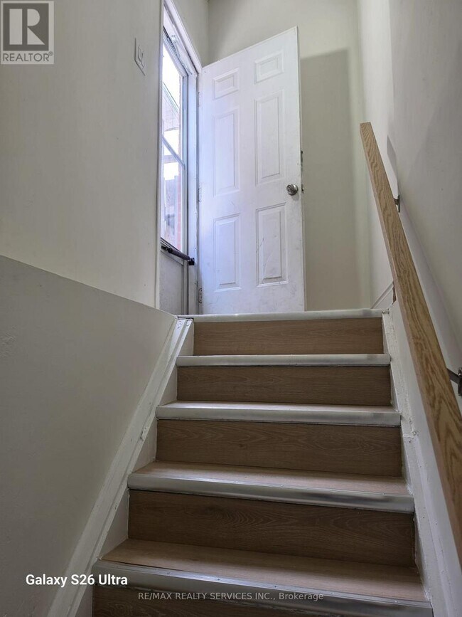 Photo - 189 Vodden St W