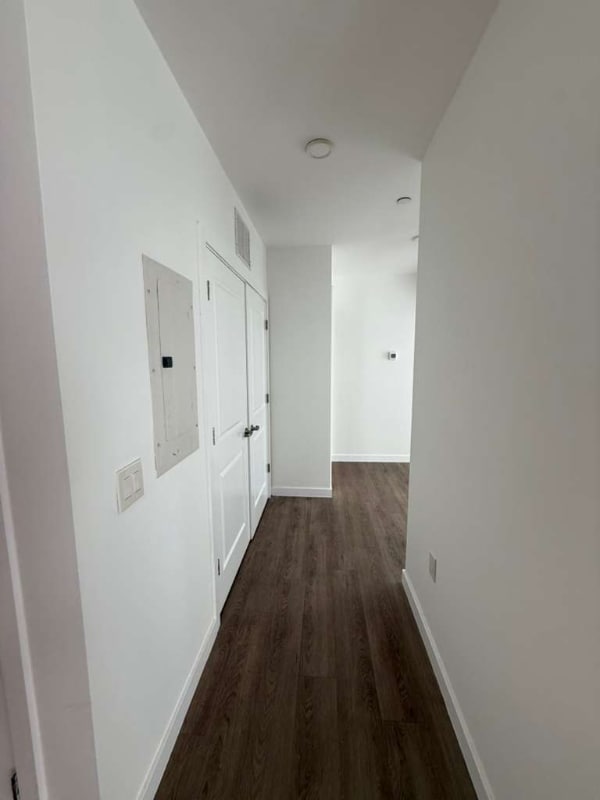 Building Photo - 329 W State St