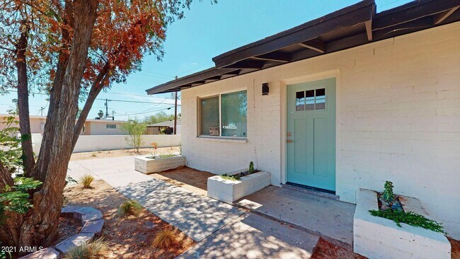 Photo - 3942 E Earll Dr