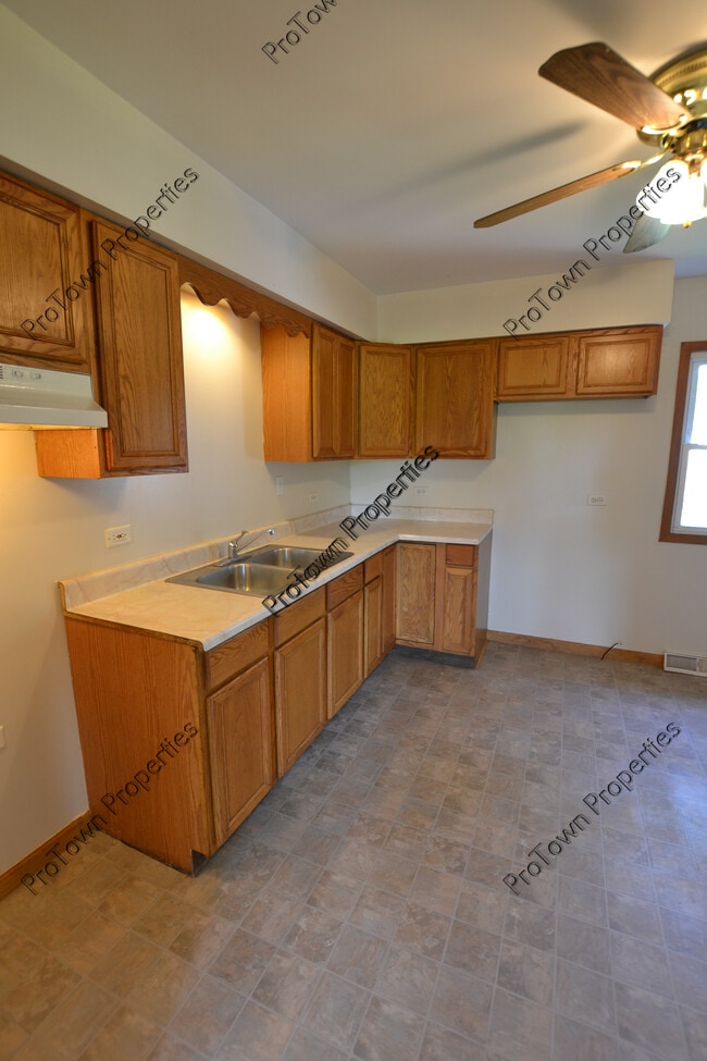 Photo - 821 Penfield Ave