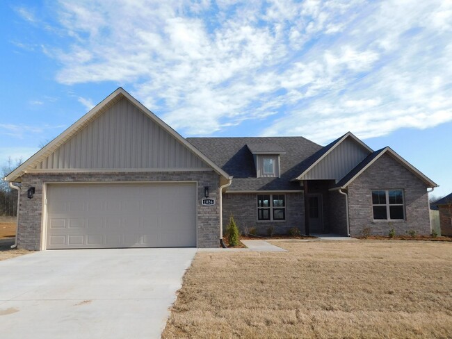 Executive Home for Lease Near Arkansas Col... - Executive Home for Lease Near Arkansas Col...