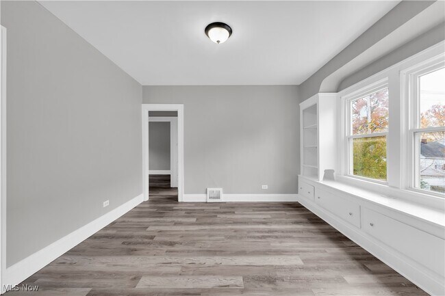 Photo - 19792 Pasnow Ave Unidad UP