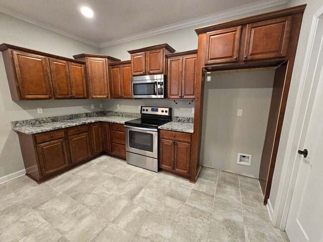 319 Windcrest Cir