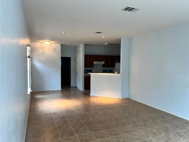 Photo - 1310 E 3rd St