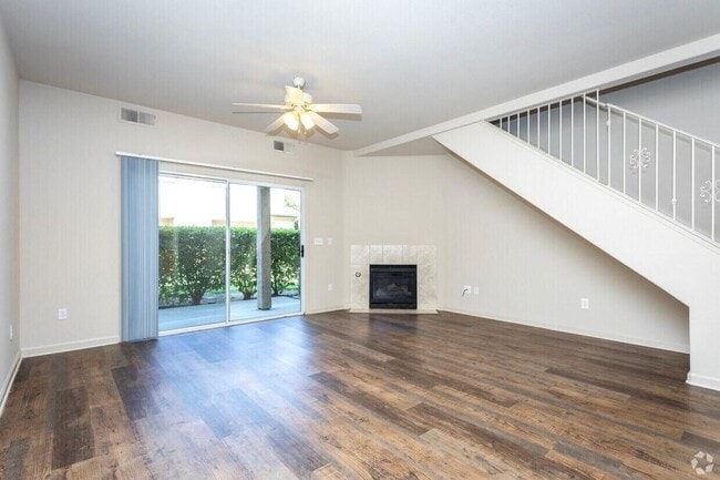 Photo - 405 Winterfield Dr