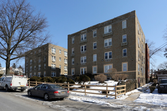 Stenton Hall Apts - Stenton Hall Apts