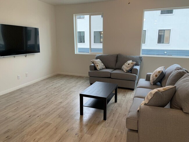 Photo - 449 Willow Leaf Rd