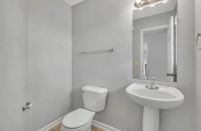 Photo - 3423 Queensbury Rd