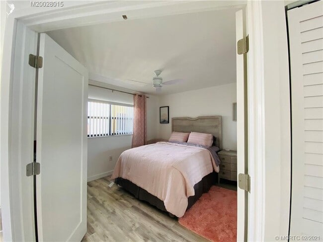 Building Photo - 7440 S Ocean Dr Unit 524A