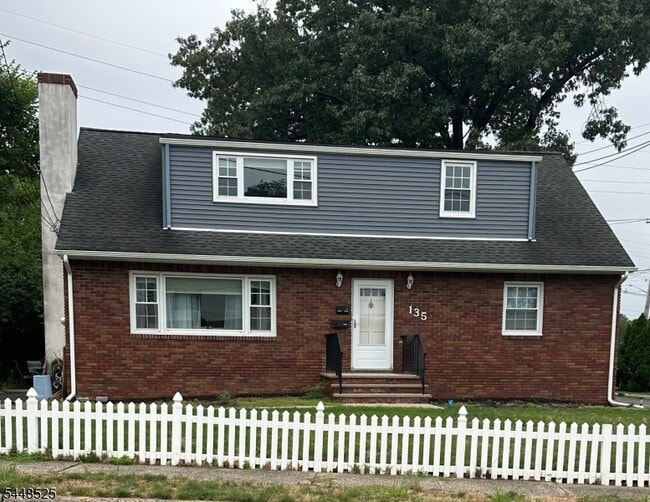 Building Photo - 135 11th Ave