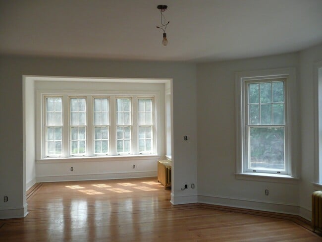 Building Photo - 315 S 46th St Unit 1
