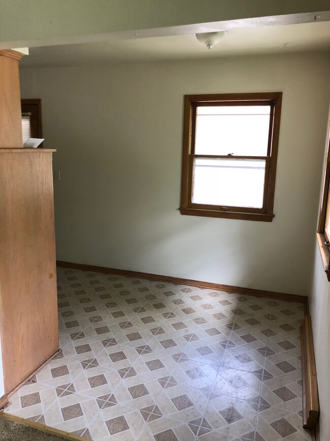 10220 W Montana Ave Apartments Unit #4 - West Allis, WI | ForRent.com