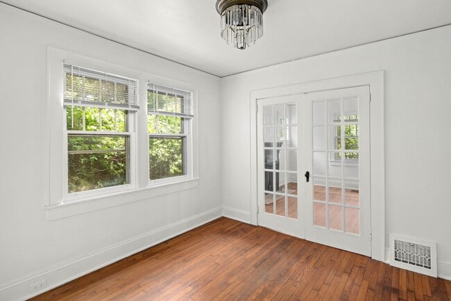 Photo - Charming Kenilworth Home