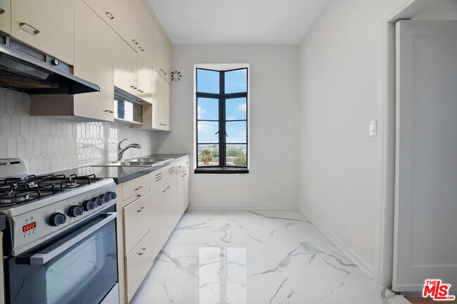 Photo - 1314 Hayworth Ave Apartment Unit 601