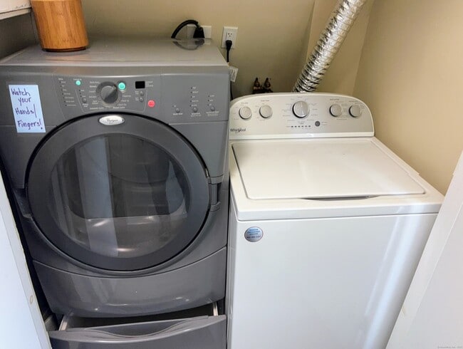 Photo - 88 E Main St