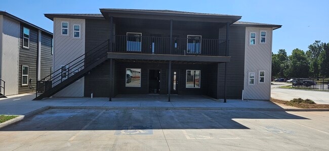 Building Photo - 2361 N Thompkins Ave Unit 401 Rental