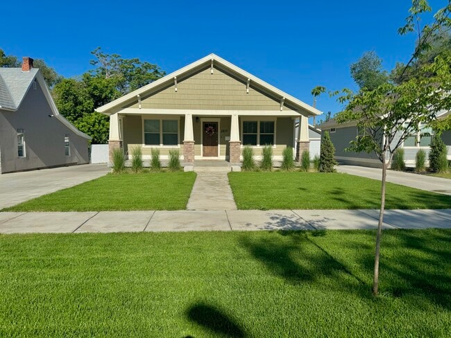 Photo - 2839 Monroe Blvd House