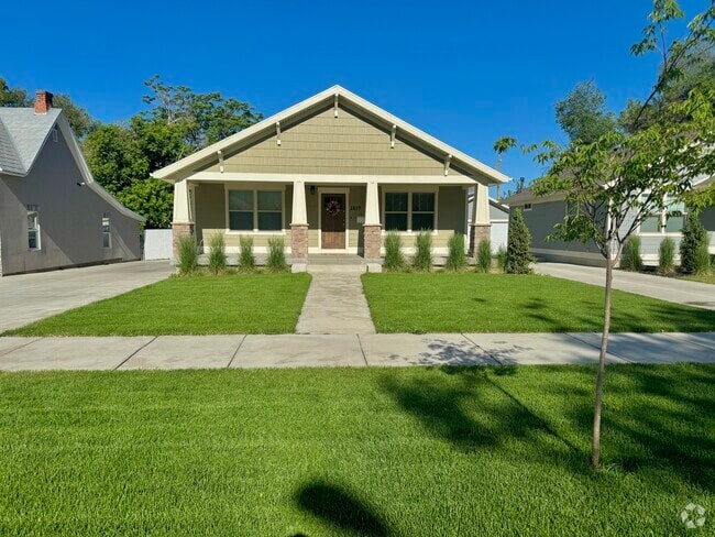 Building Photo - 2839 Monroe Blvd Rental