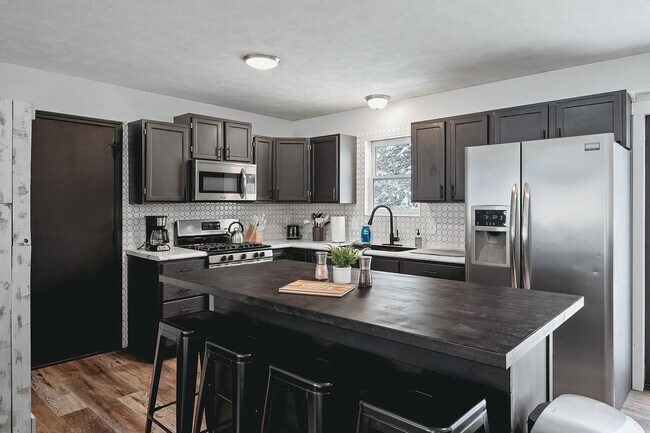 Photo - 1628 Green Lawn Dr