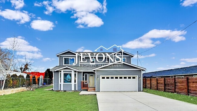 Building Photo - Enchanting 2020-built single-family home i...