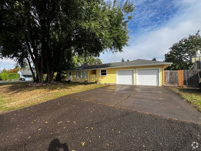 Building Photo - 3-Bedroom 1-Bathroom home in Eugene