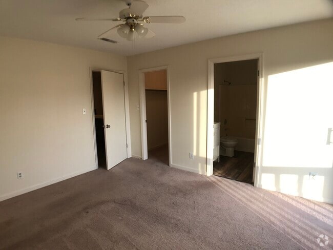 Building Photo - 2536 Flint Dr Unit 2536 Flint Rental