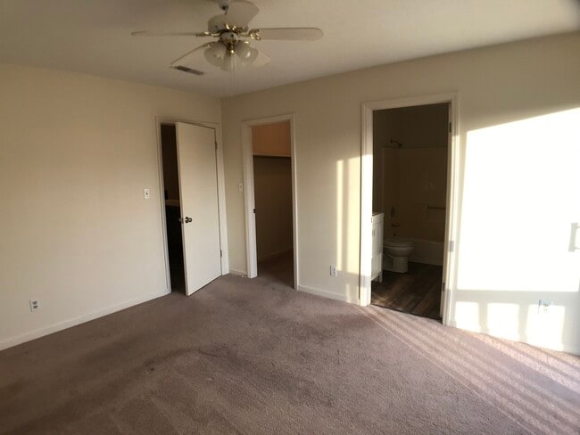 Photo - 2536 Flint Dr Apartments