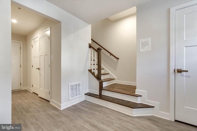 Photo - 149 Lyons Crk Dr