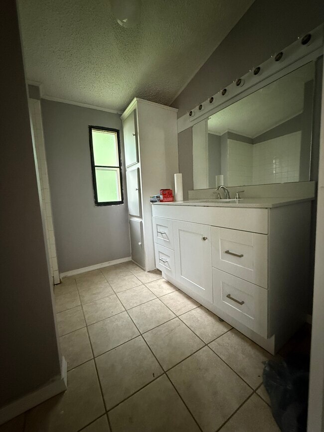 Photo - 19 Clifton Manor Dr