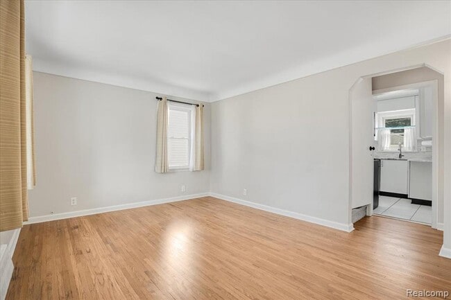 Photo - 908 Bauman Ave