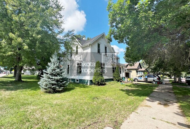 Photo - 735 S Wisconsin St Unidad 1- Main Floor