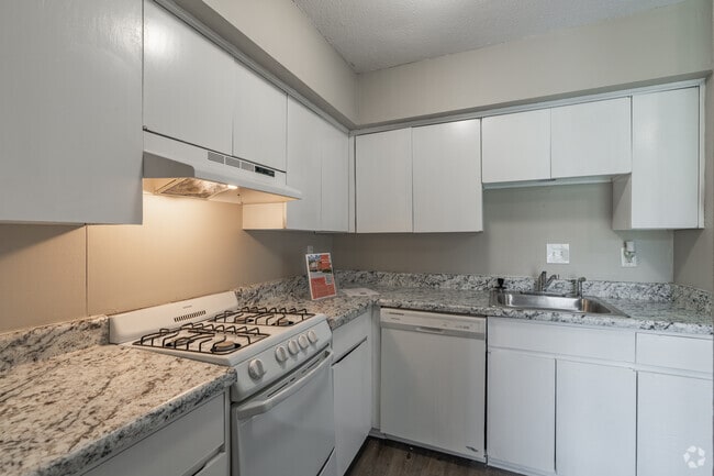 Interior Photo - Cherry Creek -FREE month! Rental