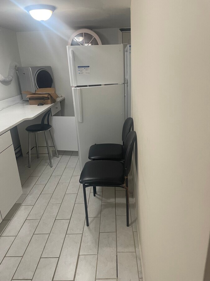 8 feet new glossy white kitchen cabinets with white sparkling stone countertop, gas, new refrigerato - 157 Langham St Unidad Onebedroomstudio