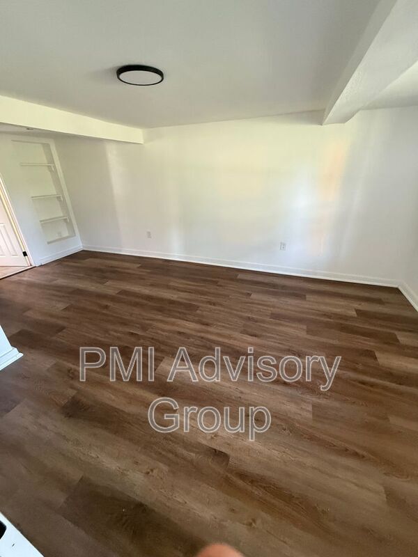 Photo - 1409 NE Sardou Ave