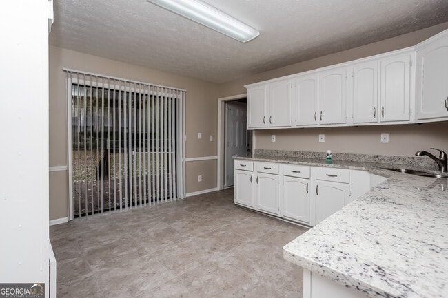 Photo - 3851 Sundowner Ct SE